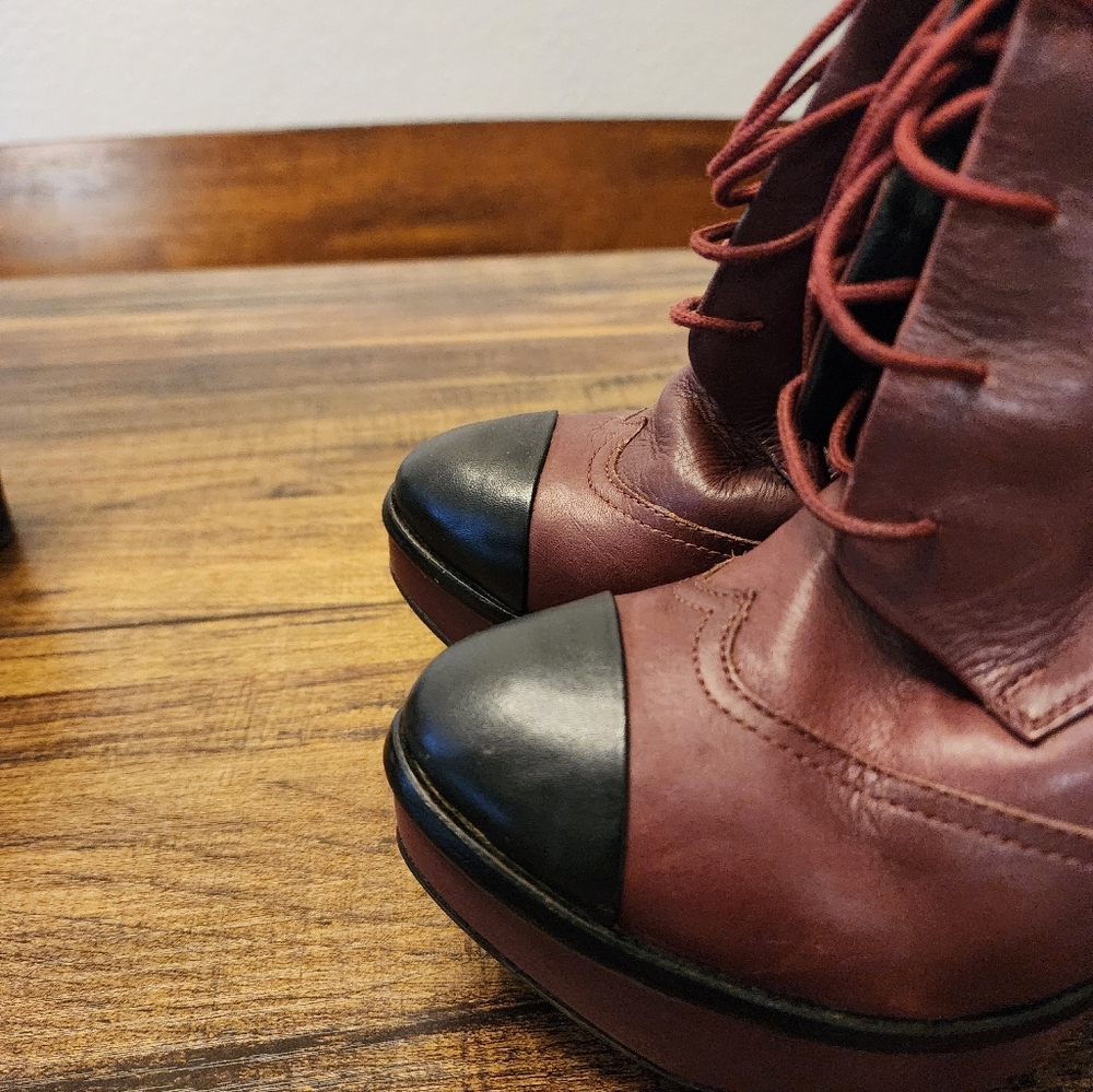 Miista Mia maroon platform chunky heel booties with a black cap toe. 41/10 - Picture 2 of 6